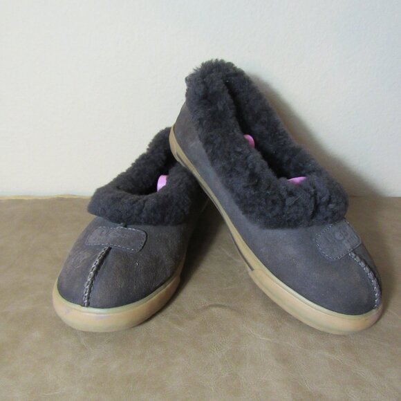 UGG Australia Women's Rylan Slippers Brown Suede Leather Sheepskin Size 9 US - Picture 1 of 6